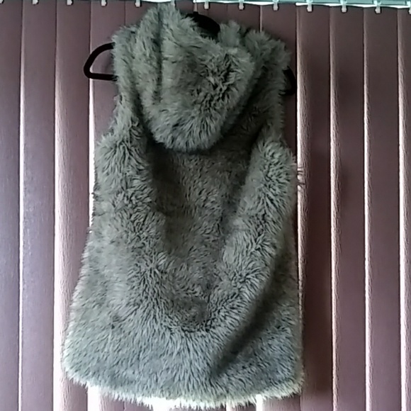 Brilliant fur hoodie with pockets - Picture 3 of 4